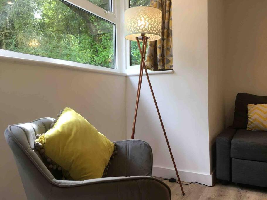 Bright And Spacious Annex Near Lymington With Private Garden Buitenkant foto